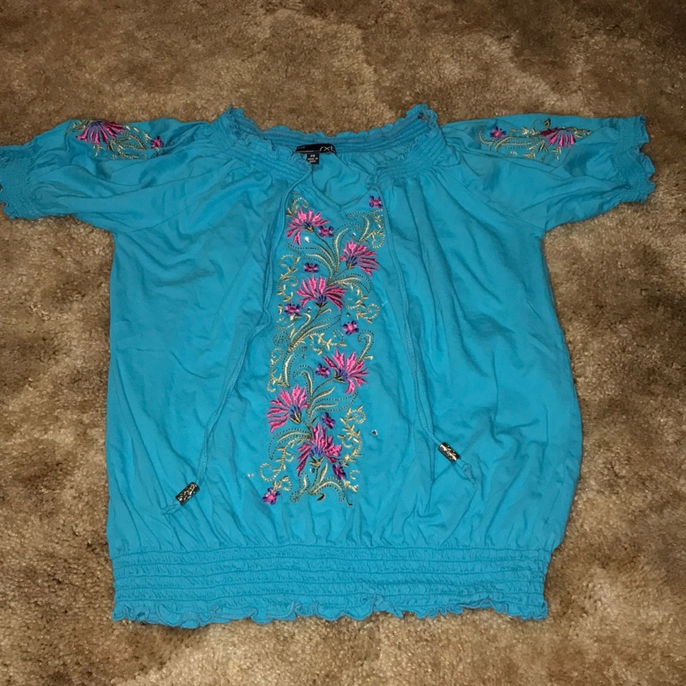 Women’s Short Sleeved Top